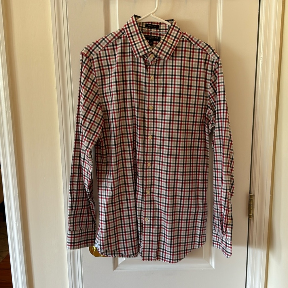 Selling fitted plaid BR shirt. M size Neck is 15-15.5. White, red black, & grey